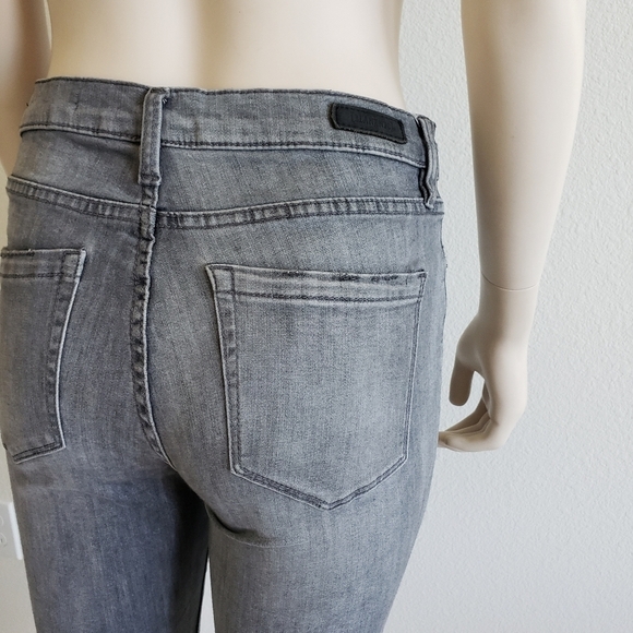 BLANK NYC The Bond Mid-Rise Skinny Jean Size 27 - Picture 7 of 15